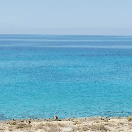 Appartamento Baia A Schiera A 100 M Dalla